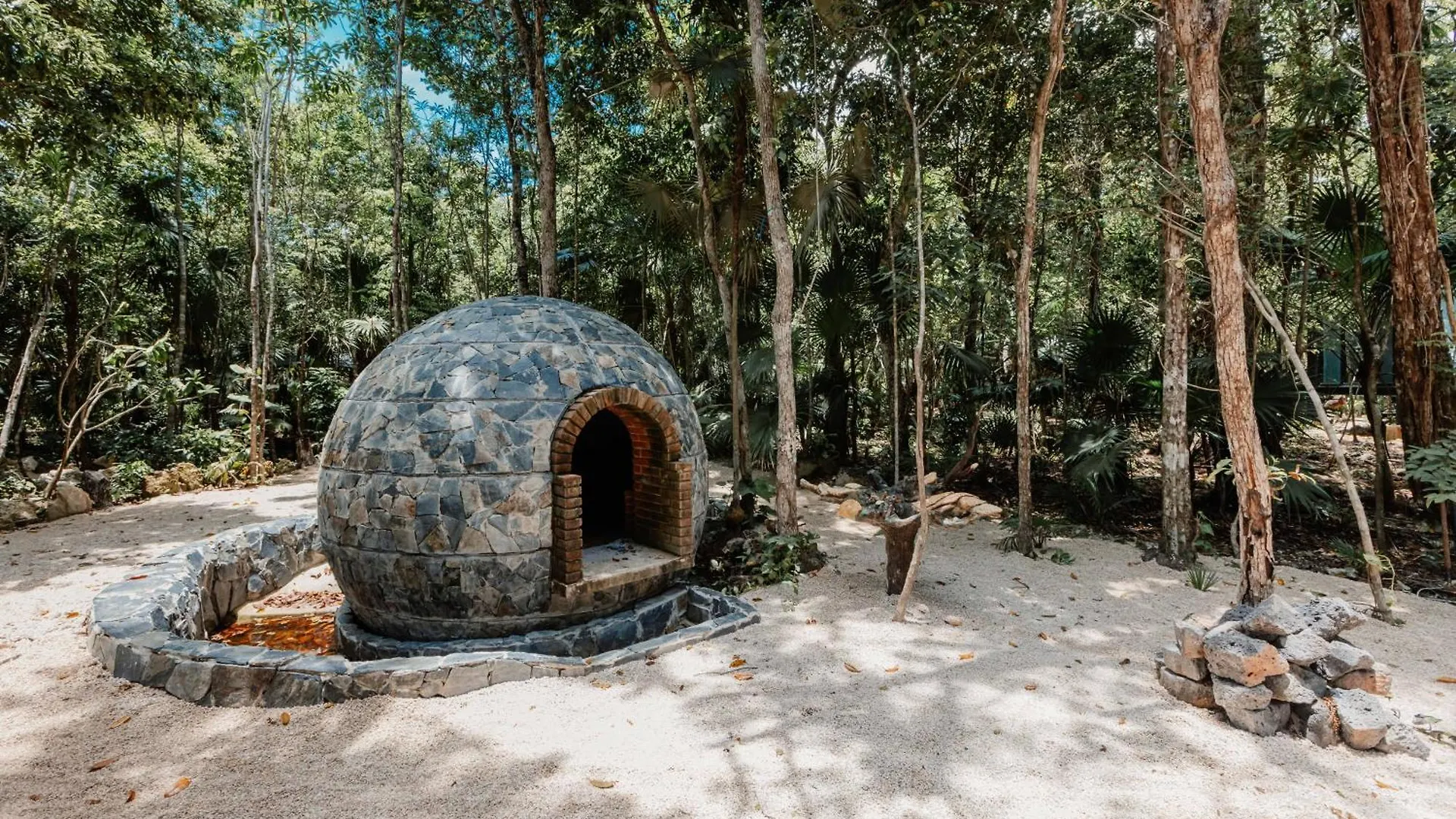 Sota Conceptual Human Space Aparthotel Puerto Morelos